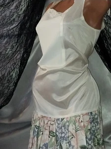 Vestido De Colección SATINADO Brillante Plisados Shabby Floral Caída Cintura Años 70 Estilo Ethel Cain S - Imagen 1 de 9