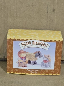 Hallmark Merry Miniatures 1995 - Set 3 pezzi Cowboy Cameron - Foto 1 di 6