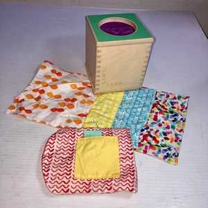 Lovevery Magic Tissue Wooden Box w/4 Fabric Tissues 1 Crinkle Bag - Picture 1 of 6