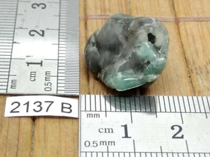 SMARAGD mit seiner Matrix - gerollter Edelstein Mineralien Lithotherapie Reiki - Bild 1 von 3