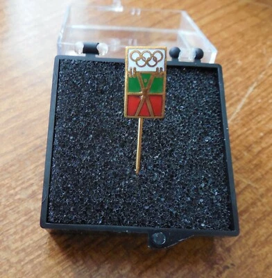 Vintage 1968 Mexico Summer Olympic Games Bulgaria NOC Weightlifting Team Pin EUC - Image 1 of 2