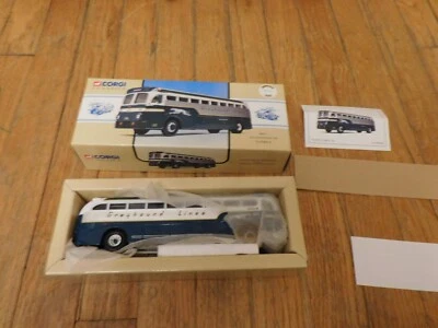 Autobús Mattel Corgi Classics 98470 1994 amarillo 743 lado plateado sin usar, en caja original Foto 1 de 2