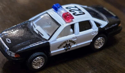 1/86 Kinsmart 2.5" Die Cast Chevrolet Caprice Cali Highway Patrol Car Chips - Image 1 of 4