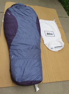 Rei Serrana 650 FP Damen normaler Gänsedaunenschlafsack 60" x 74" - Bild 1 von 11