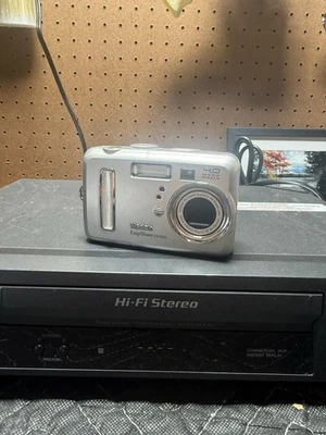 Kodak EasyShare CX7430 Digital Camera 4.0MP Silver - Untested - Image 1 of 4