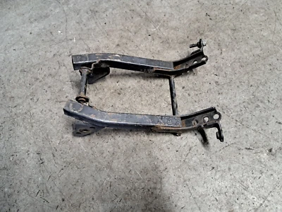 Honda CBF 600 - Marco de soporte de montaje de ajuste trasero debajo del asiento Foto 1 de 4