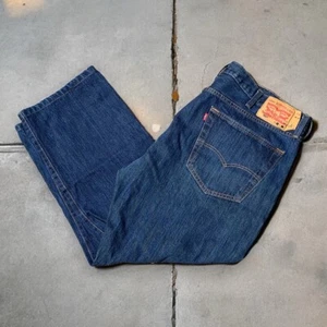 Pantalones de mezclilla Levis 501 para hombre 42x30 azul pierna recta botón mosca en realidad (42x27) - Imagen 1 de 8