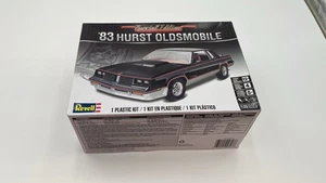 REV854317 Revell Hurst Oldmobile 1983 1/25 kit di montaggio - Foto 1 di 3