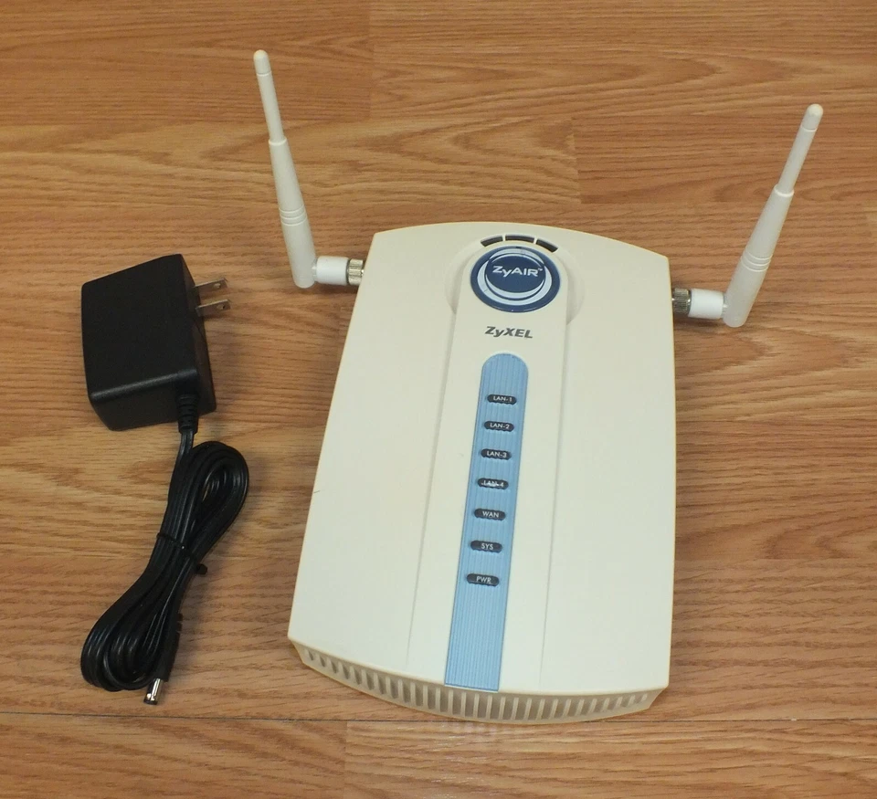 ZyXEL ZyAir G-2000 Plus 54 Mbps 4-Port 10/100 Wireless G Router (G-2000PLUS)  - Image 1 of 4