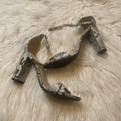 Sandalias de tacón Wild Diva para mujer con estampado de piel de serpiente imitación cuero marrón talla 9 nuevas con etiquetas Foto 1 de 4