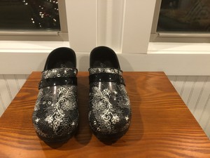 koi clogs clearance