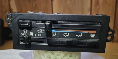 1986 克莱斯勒纽约气候控制单元加热器空调原始设备制造商 — 第 1/4 张图片