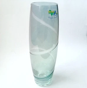 Vase en Verre soufflé Irisé et taillé en Ruban Étiquette VA 20 cm Comme Neuf - Picture 1 of 11