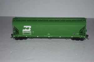 HO Scale Athearn Burlington Northern Covered Three Bay Hopper 458495 C54293 - Bild 1 von 3