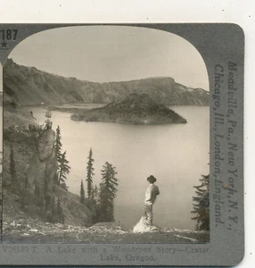 A Man at Crater Lake Wizard Island Oregon Keystone Stereoview c1900 - Bild 1 von 3