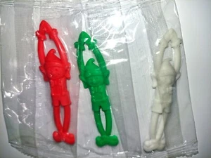 Flying Elf- 3 Slingers -Christmas Xmas Toys Stocking Fillers Party Favors - Picture 1 of 2