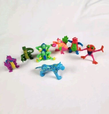 Rainforest Cafe Animal Figures Lot of 8 Cheetah Parrot Frog Lizzards Gator Apes  - Image 1 of 4