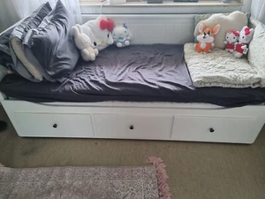 Ikea HEMNES Tagesbett/3 Schubladen/2 Matratzen, 80x200 cm - Bild 1 von 1