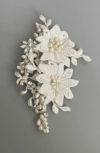 VTG BRIDE Formal Wedding Hair Clip-Enamel-Silver Tone-Rhinestones-Faux Pearls- - Picture 1 of 13