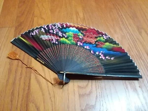 Japanischer Papierfächer klappbar Handfächer schwarz mit wunderschönem handbemalten Design - Bild 1 von 11