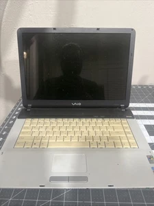 Sony Vaio VGN-FS760 PCG-7D2L Intel Centrino 2GB With HDD & Batt - Picture 1 of 6