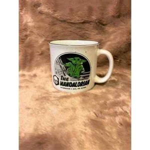 Taza grande de 20 oz de Star Wars, The Mandalorian, Baby Yoda. - Imagen 1 de 2