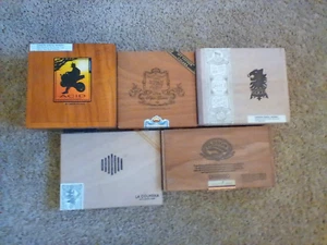 Lote de 5 cajas de cigarros vacías!! Formas surtidas y talla-1 - Imagen 1 de 5