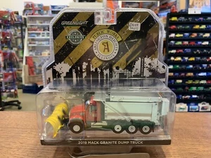 Greenlight 1/64 2019 Mack Granite Muldenkipper Schneepflug 30336 - - Bild 1 von 1