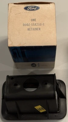 NOS OEM 1970 1971 Ford Torino Rear Side Marker Lamp Retainer RH D0OZ-15A201-G - Image 1 of 4
