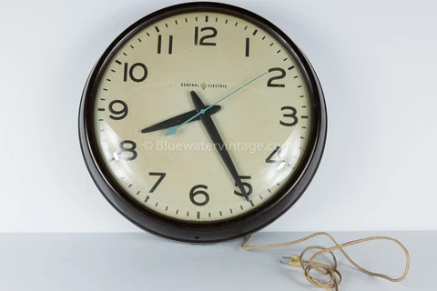 CLK3 Mid Century 18" Industry GE Wall Clock Model 2915C Bakelite Bezel Works VG! Cover
