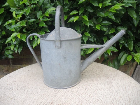 Vintage 1  Gallon Beldray  Galvanised Watering Can   (603) Cover
