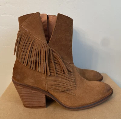 Nuevo sin caja Catálogo Sundance Vera Cruz Marrón Gamuza Flecos “Botas Cassadine” talla 40 $178 Foto 1 de 4