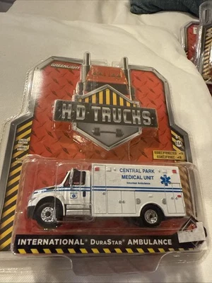 Ambulancia Greenlight 1:64 International Durastar New York City Central Park Med Foto 1 de 4