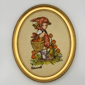 Vintage Stickerei Wandbild Hummel Bauernhof Mädchen ovaler Rahmen Kinderzimmer Kinder Deko Crewel - Bild 1 von 11