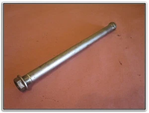 05 06 Kawasaki Ninja ZX6R ZX-6R ZX636 ZX6 ZX 636 SWING ARM BOLT - Picture 1 of 3