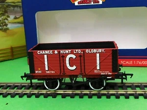 Bachmann 37-115 7 Plank Wagon ICI Chance & Hunt No 151 brown boxed OO(b) - Picture 1 of 2