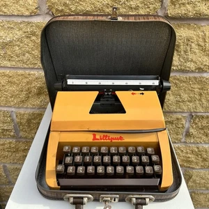 Máquina de escribir Lilliput Junior vintage años 70 en estuche. Totalmente funcional - Imagen 1 de 11