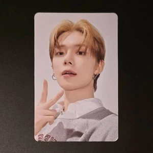 YEONJUN TXT TOMORROW X TOGETHER VR CONCERT : HEART ATTACK Photo card JAPAN vol.1 - Picture 1 of 24