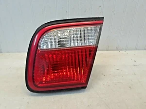 Luz trasera tapa maletero lado pasajero derecho Mazda Millenia 2001 2002 226-61882 OEM - Imagen 1 de 4