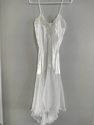 Vestido largo Morgan Taylor Fantasías pequeñas tirantes de espagueti, cuello en V Foto 1 de 4