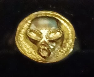 Alien face silver colored ring Size 9 - Picture 1 of 4