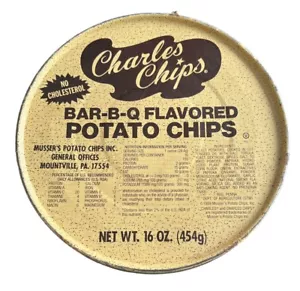 Contenedor de lata vacío vintage "Charles Chips" 1 libra 16 oz Bar-B-Q - Imagen 1 de 4