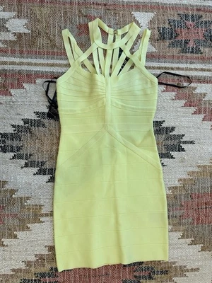 Vestido ceñido al cuerpo Y2K Bebe amarillo brillante vendaje nuevo con etiquetas Foto 1 de 4