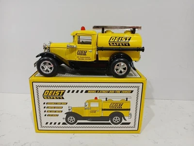 Eastwood Automobilia Deist Safety Modelo A Street Rod Fire Tanker DieCast Bank Foto 1 de 4