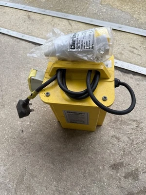 Clarke Portable Transformer 110V 3.3KVA with 16 32 Amp Sockets - Image 1 of 4