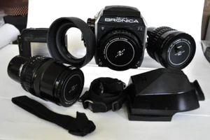 Bronica EC-TL body - clean, plus 3 lenses, 2 magazines, one prism finder - Picture 1 of 15
