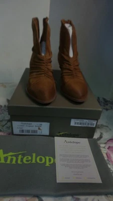 NOVO NA CAIXA Catálogo Sundance BOTAS DE TORNOZELO LOWRI ANTÍLOPE CONHAQUE CAMURÇA tamanho 38 2" SALTOS NOVOS - Imagem 1 de 4