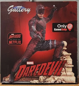 "Daredevil" Diorama Statue (Netflix Version) GameStop Exclusive! - Picture 1 of 7