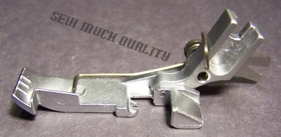 PIE PRENSADOR Singer 14U557 14U594 14U595 14U64 14U64A 14U65 14U65B 14U85 14U85B Foto 1 de 4