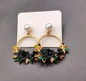 New Betsey Johnson Rhinestone Black Flower Pearl Stud Earrings - Picture 1 of 3